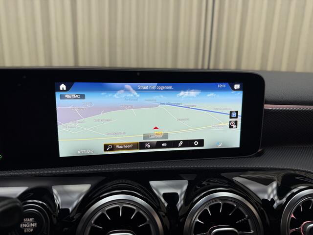 Mercedes-Benz A-KLASSE 200 *Panodak* 1/2 Leder / Stoelverwarming / Cruise / Navigatie / 18'' LMV / LED / ECC Clima