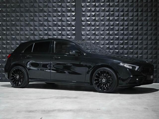 Mercedes-Benz A-KLASSE 250 e AMG Line |19"| Pano | Wide Screen | Camera | Sfeerverlichting | All Black |