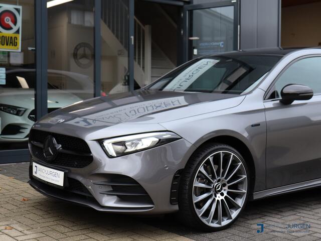 Mercedes-Benz A-KLASSE 250 e AMG | 8G Aut | Night | Ambiente Light | Elektr. Pano | MBUX High End | Apple Car Play/Android Auto |