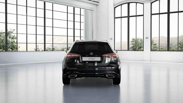 Mercedes-Benz A-KLASSE 250e Business Solution AMG | Panoramaschuifdak | Stoelverwarming | Achteruitrijcamera | MULTIBEAM LED | Nightpakket |