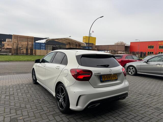 Mercedes-Benz A-KLASSE 250 Prestige | 2E EIGENAAR | 12MND GARANTIE | PANODAK | AUTOMAAT | CRUISE | CARPLAY | LMV | SFEERVERLICHTING |