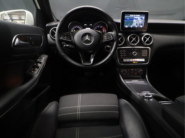Mercedes-Benz A-KLASSE 180 Ambition [SPORTSTOELEN, PDC V+A, STOELVERWARMING, CRUISE CONTROL, BLUETOOTH, AIRCO, NAVIGATIE, NIEUWSTAAT]