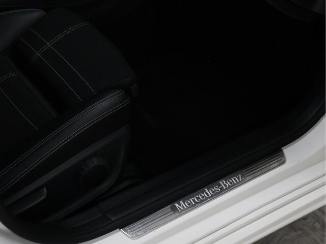 Mercedes-Benz A-KLASSE 180 Ambition [SPORTSTOELEN, PDC V+A, STOELVERWARMING, CRUISE CONTROL, BLUETOOTH, AIRCO, NAVIGATIE, NIEUWSTAAT]