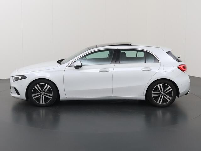 Mercedes-Benz A-KLASSE 180 Business Solution Luxury | Panoramadak | Memory | Multibeam | Keyless | Distronic |