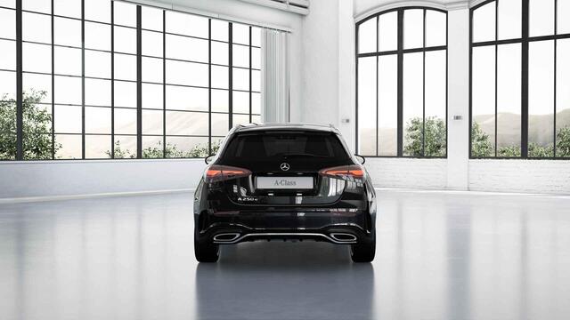 Mercedes-Benz A-KLASSE 250e Business Solution AMG | Panoramaschuifdak | Stoelverwarming | Achteruitrijcamera | MULTIBEAM LED | Night Pakket |