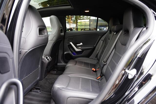 Mercedes-Benz A-KLASSE 220 Premium Plus AMG , Panorama, Leder, 360 Camera, 19 Inch, Adaptive