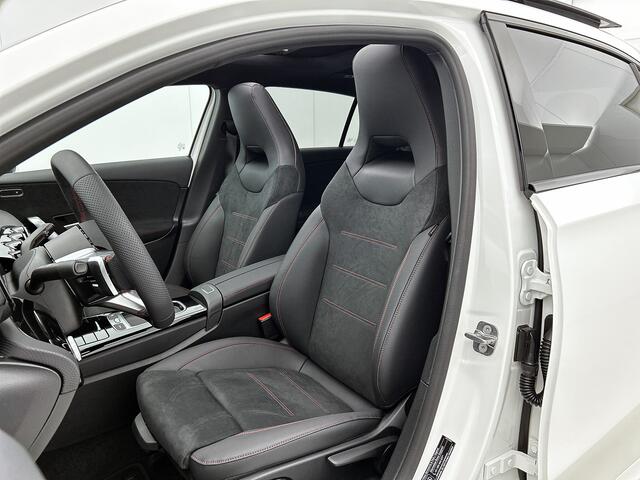 Mercedes-Benz A-KLASSE 250 e Business Solution AMG | Nightpakket | Panoramaschuifdak | Multibeam LED | Stoelverwarming voor | Smartphone Integratie | Sfeerverlichting | KEYLESS GO |