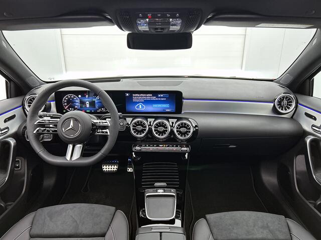 Mercedes-Benz A-KLASSE 250 e Business Solution AMG | AMG Line Plus pakket | Panoramaschuifdak | Memorypakket | Augmented Reality Navigation | Smartphone-integratie | 19 inch AMG velgen | 360° camera | Head-up display |