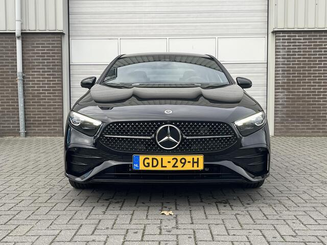 Mercedes-Benz A-KLASSE Limousine 250 e Star Edition AMG Line | Panoramadak | Night Pakket | Dodehoekassistent | MULTIBEAM LED koplampen | Stoelverwarming | Sfeerverlichting | Sierdelen Aluminium | Elektrisch Inklapbare Buitenspiegels | Achteruitrijcamera | Parkeersensoren