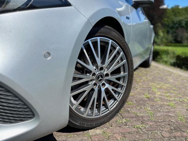 Mercedes-Benz A-KLASSE 250 e | Pano | Leder | Memory | Camera |
