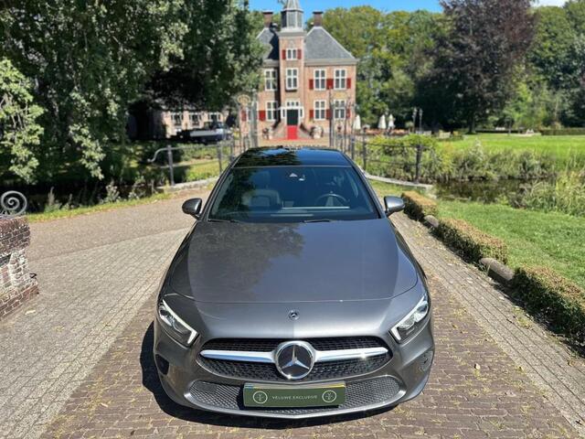 Mercedes-Benz A-KLASSE 200 Premium | Pano | Led | AMG-Velgen | Half Leder |