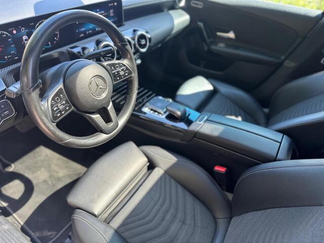 Mercedes-Benz A-KLASSE 200 Premium | Pano | Led | AMG-Velgen | Half Leder |