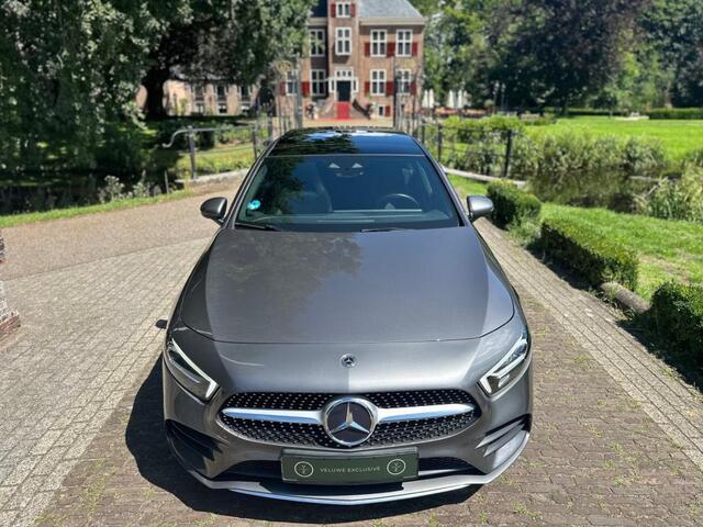 Mercedes-Benz A-KLASSE 180 | AMG | Pano | Memory | Camera | Dealer Onderhouden |