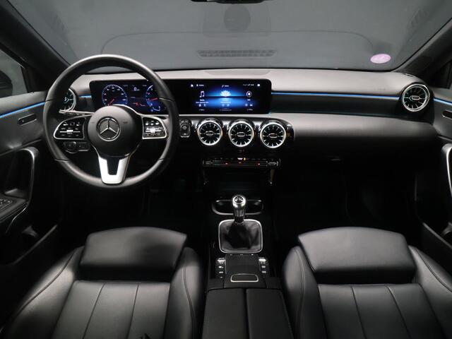 Mercedes-Benz A-KLASSE 160 Business Solution Luxury [SFEERVERLICHTING, CAMERA, VOL LEDER, 6-BAK, STOELVERWARMING, BLUETOOTH, CRUISE, CLIMATE, NIEUWSTAAT]