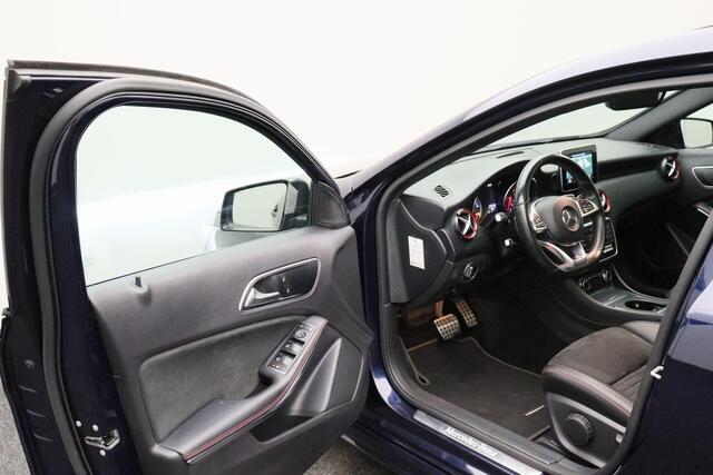 Mercedes-Benz A-KLASSE 250 Sport 4MATIC Prestige 2017 | Panoramadak | Cruise Control | Carplay | Parkeersensoren | Navigatie | Goed Onderhouden | 2 Sleutels | Half Leder | Documentatie | Airco | Multifunctioneel Stuurwiel