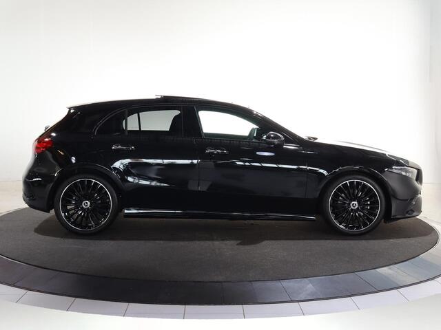 Mercedes-Benz A-KLASSE 180 Business Solution AMG | Panoramaschuifdak | Premium Plus | 19"AMG-velgen | Head-up display | Dodehoekassistent |