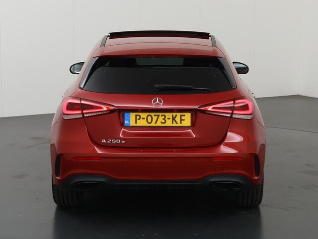 Mercedes-Benz A-KLASSE 250 e Business Solution AMG Limited | Night | Panoramadak | Multibeam | Rijassistentiepakket Plus |