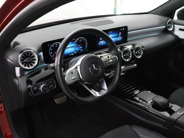 Mercedes-Benz A-KLASSE 250 e Business Solution AMG Limited | Night | Panoramadak | Multibeam | Rijassistentiepakket Plus |