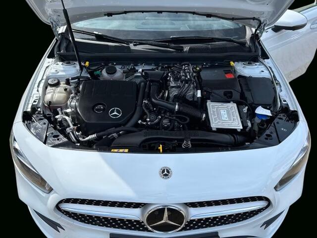 Mercedes-Benz A-KLASSE 250e AMG Line ** HP-LED, NAVI+, PANORAMA, DISTR, HuD, KEYLESS, 19-inch LMV ** 1e EIG - UNFALLFREI ** ** INFORMEER OOK NAAR ONZE AANTREKKELIJKE FINANCIAL-LEASE TARIEVEN **