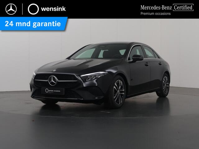 Mercedes-Benz A-KLASSE 180 Star Edition Limousine | Apple Carplay/Android Auto | Achteruitrijcamera | Stoelverwarming | High-Performance Led | Parkeerpakket | Thermatic airco |