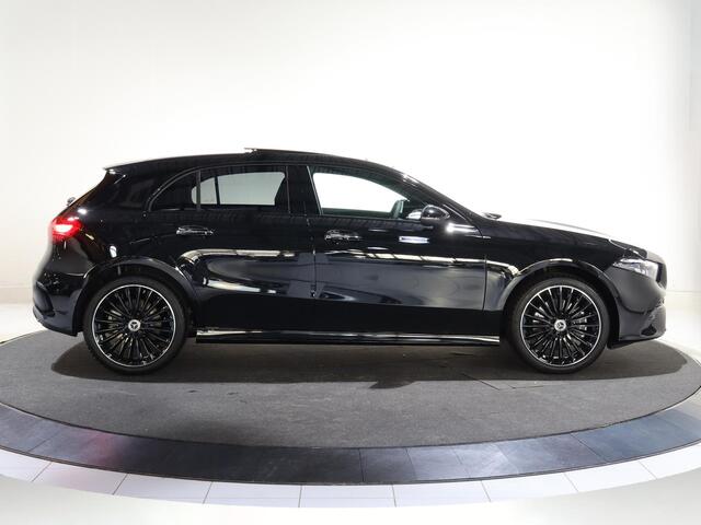 Mercedes-Benz A-KLASSE 250e Business Solution AMG | Panoramaschuifdak | Stoelverwarming | Achteruitrijcamera | MULTIBEAM LED | Nightpakket |