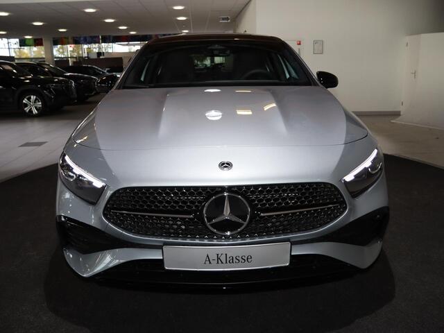 Mercedes-Benz A-KLASSE 250e Business Solution AMG | Panoramaschuifdak | Stoelverwarming | Achteruitrijcamera | MULTIBEAM LED | Nightpakket |