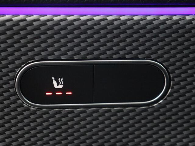 Mercedes-Benz A-KLASSE 200 Urban | Panoramadak | Carplay | Stoelverwarming | Burmester Surround | Half leder | Sfeerverlichting | Camera | Navigatie | Full LED | Park Assist | Widescreen