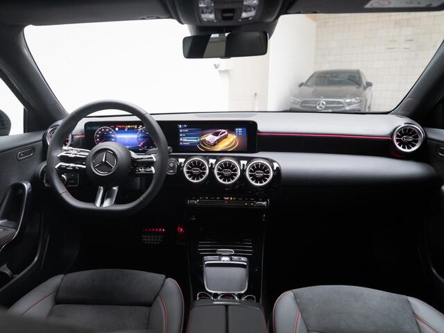 Mercedes-Benz A-KLASSE Hatchback 180 Star Edition AMG Line