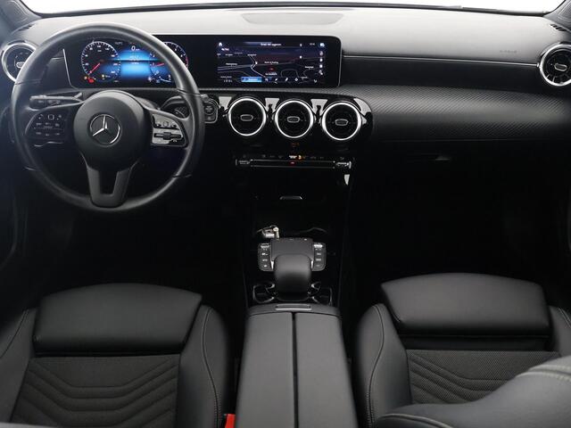 Mercedes-Benz A-KLASSE 180 BUSINESS SOLUTION 1e EIG. GARANTIE TOT 2030* NL AUTO! NAVI.PDC V+A. STOELVERWARMING .
