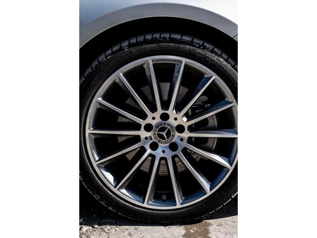 Mercedes-Benz A-KLASSE 250e AMG ** LED, MBUX+, 19-inch LMV, ADAPT. CRUISE, NIGHT PAKKET ** 1e EIG - UNFALLFREI - JUNGE STERNE ** ** INFORMEER OOK NAAR ONZE AANTREKKELIJKE FINANCIAL-LEASE TARIEVEN **