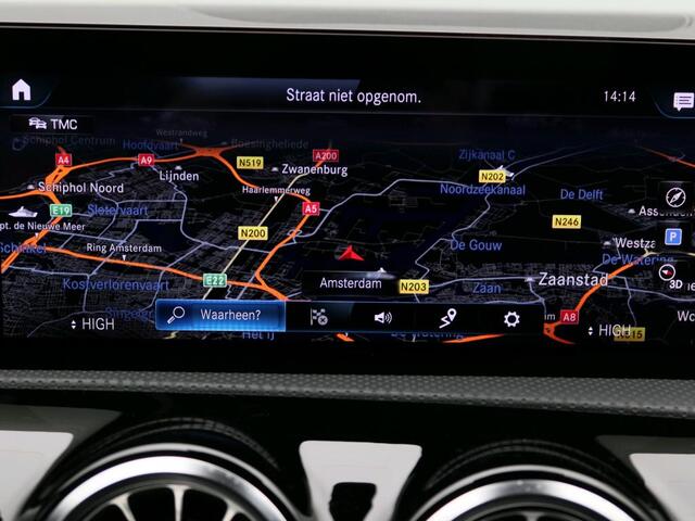 Mercedes-Benz A-KLASSE 180 Business Solution Luxury Ledkoplampen | Achteruitrijcamera | Sfeerverlichting | Spiegelpakket. Inclusief 48 maanden Mercedes-Benz Certified garantie voor Europa.