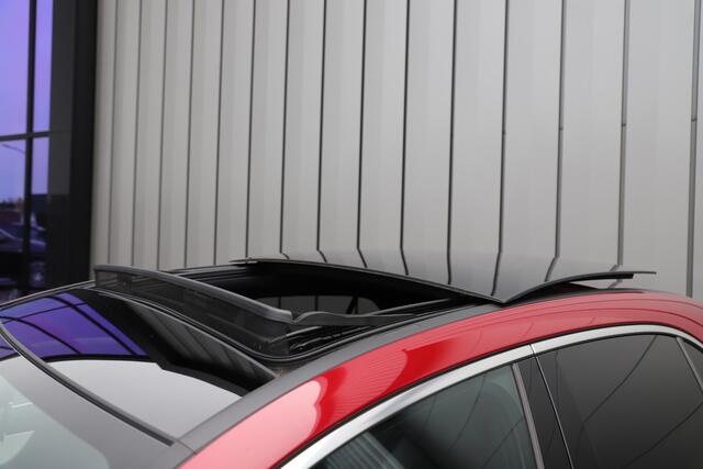 Mercedes-Benz A-KLASSE 250e AMG | 218PK | Pano | Sfeerverlichting | Burmester | Multibeam | Leder | Distronic | Stuurwielverwarming | Trekhaak | 2024.