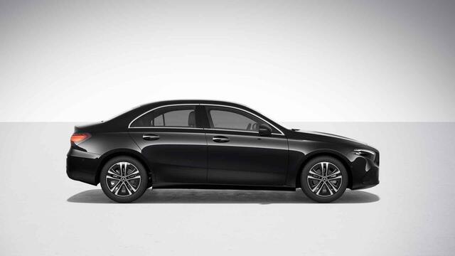 Mercedes-Benz A-KLASSE 180 Star Edition Luxury Line Widescreen | Stoelverwarming | Keyless | High Peformance LED koplampen |