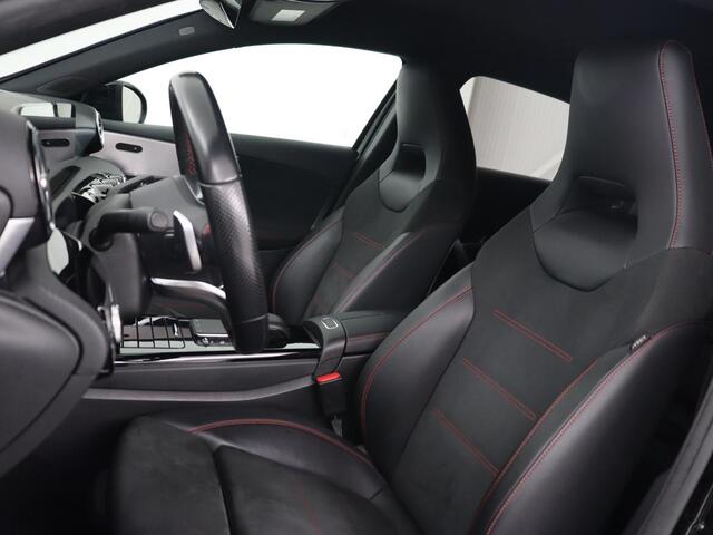 Mercedes-Benz A-KLASSE 180 AMG | Adaptive cruise | Trekhaak | Stoelverwarming | Camera | Leder/Alcantara | Sfeerverlichting | Navigatie | Park Assist | Full LED | Climate control | Bluetooth