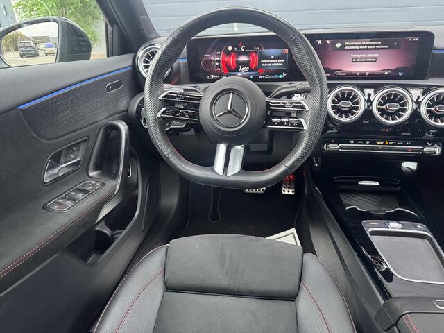 Mercedes-Benz A-KLASSE 200 AMG Line /PANO/CAMERA/GARANTIE/