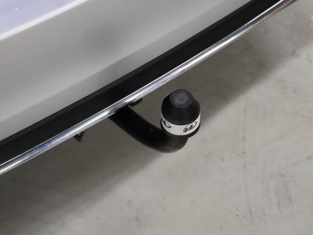 Mercedes-Benz A-KLASSE 200 Business Solution Luxury [TREKHAAK, CAMERA, PDC V+A, CRUISE CONTROL, BLUETOOTH TELEFOON, STOELVERWARMING, SFEERVERLICHTING, NAVIGATIE]