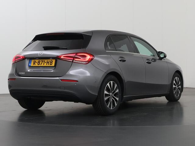 Mercedes-Benz A-KLASSE 180 Business Line | Apple carplay | Widescreen | Achteruitrijcamera | LED | Stoelverwarming |