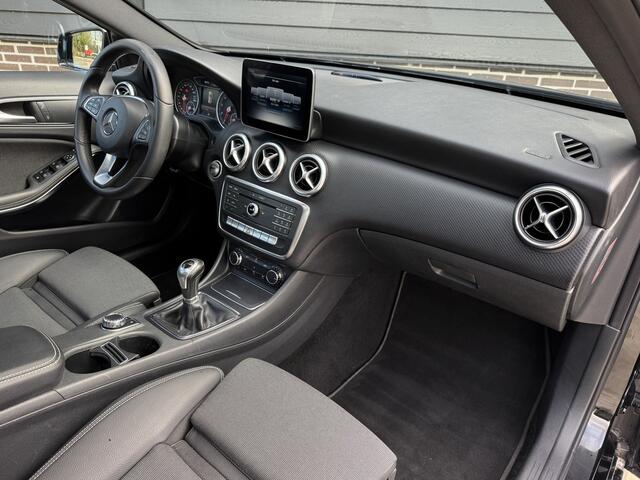 Mercedes-Benz A-KLASSE 180 Lease Edition Plus Panoramadak, LED, Keyless