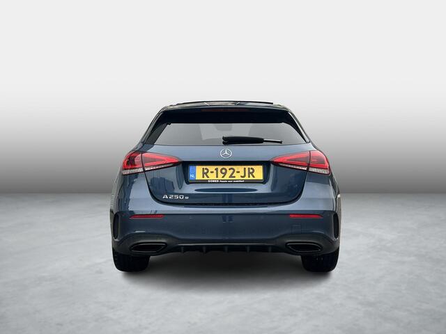 Mercedes-Benz A-KLASSE 250 e Business Line | Panoramadak | Cruise Control | Sfeerverlichting | Stoelverwarming | Apple Carplay | Android Auto