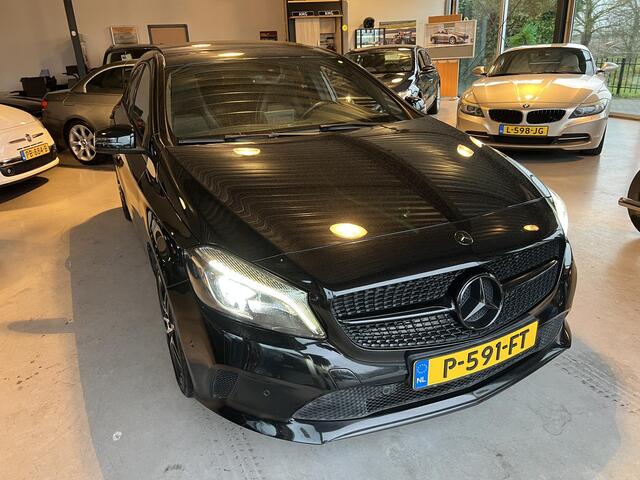 Mercedes-Benz A-KLASSE 180 ambition amg pakket,18"sportvelgen,panorama,navi , Enz!