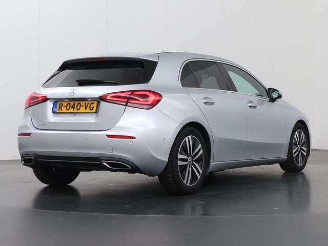 Mercedes-Benz A-KLASSE 180 Luxury Line | Premium Pack | Distronic | Apple Carplay |Stoelverwarming |