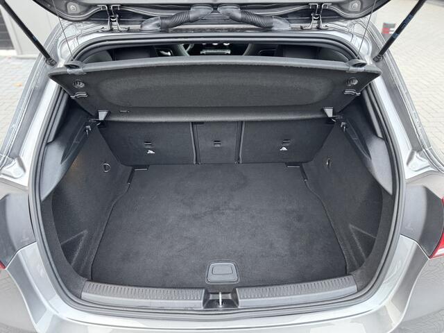 Mercedes-Benz A-KLASSE AMG 35 4MATIC | Panorama | Multibeam | Performance Stuur | Sfeer | 19"