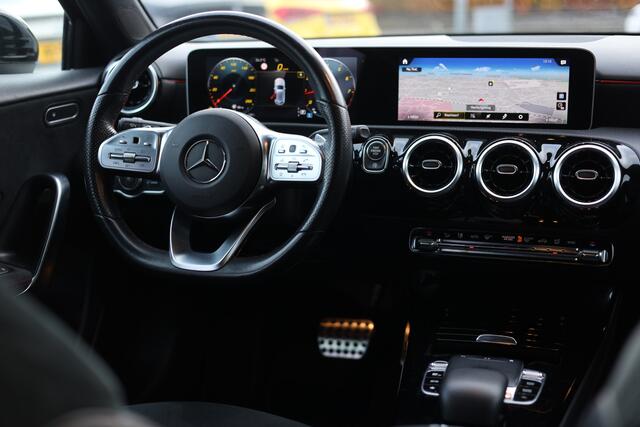 Mercedes-Benz A-KLASSE 180 AUTOMAAT | AMG | NAVI | CAMERA | 19 INCH