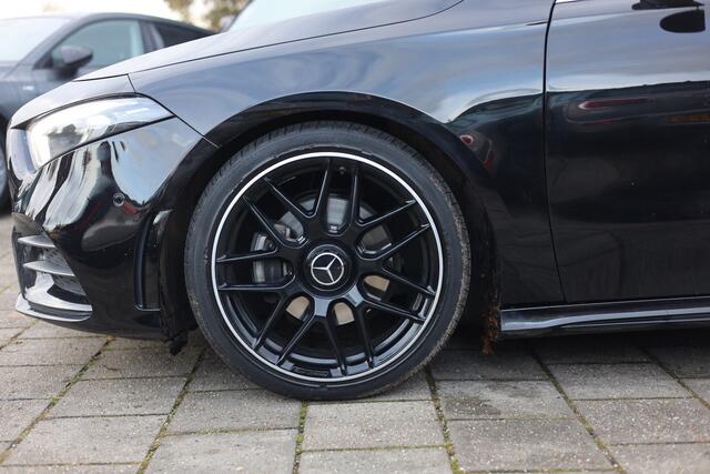Mercedes-Benz A-KLASSE 180 AUTOMAAT | AMG | NAVI | CAMERA | 19 INCH