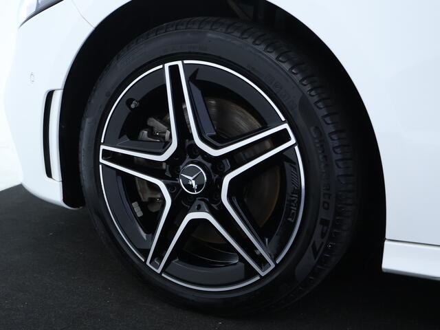 Mercedes-Benz A-KLASSE 250 e Premium Plus | AMG Line | Panoramadak | Sfeerverlichting | Cruise Control | Inclusief 24 maanden MB Certified garantie voor Europa.