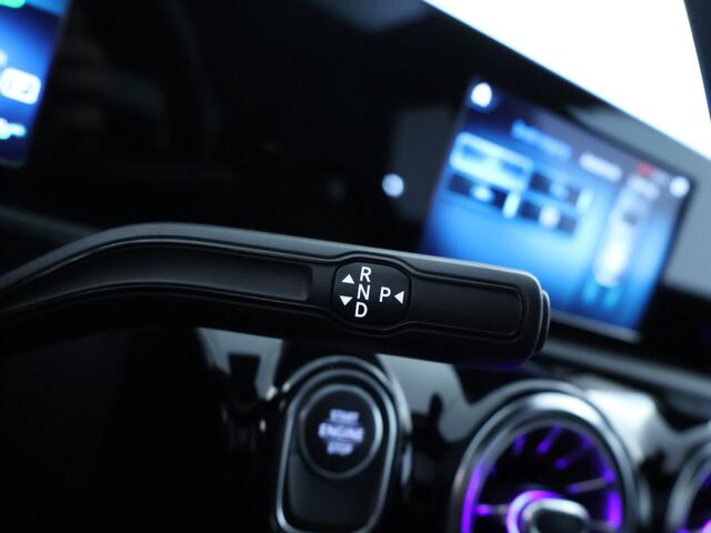 Mercedes-Benz A-KLASSE 250 e Premium Plus | AMG Line | Panoramadak | Sfeerverlichting | Cruise Control | Inclusief 24 maanden MB Certified garantie voor Europa.