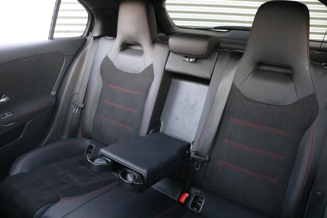 Mercedes-Benz A-KLASSE 250 e AMG Pakket AMG NightPakket (Panoramadak Sportleder/Memory Widescreen M-Bux Camera Keyless Multibeam PrivacyGlass Pdc V+A)