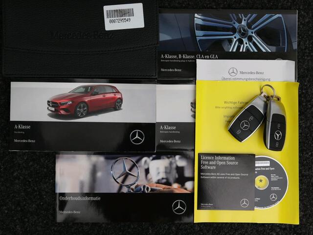 Mercedes-Benz A-KLASSE 250 e Plug-In Hybride Trekhaak | Achteruitrijcamera | Distronic | Dodehoekassistent | Ledkoplampen | Sfeerverlichting. Inclusief 24 maanden Mercedes-Benz Certified garantie voor Europa.