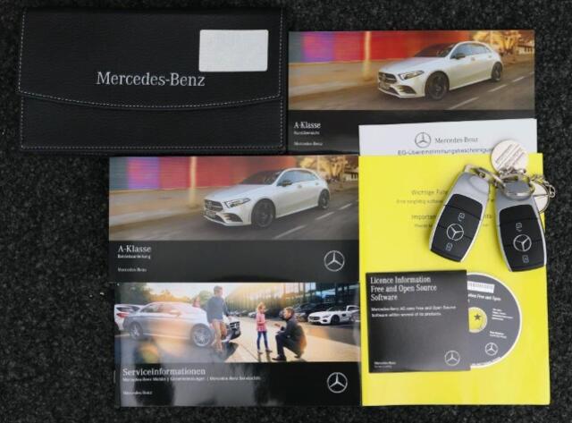 Mercedes-Benz A-KLASSE 160 Business Solution Luxury Panorama Schuif-Kanteldak | Ledkoplampen | Sfeerverlichting | Achteruitrijcamera. Inclusief 24 maanden Mercedes-Benz Certified garantie voor Europa.