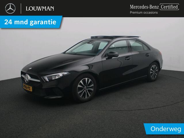 Mercedes-Benz A-KLASSE 180 Business Solution Panorama Schuif-Kanteldak | Achteruitrijcamera | Ledkoplampen | Licht- en zicht pakket | Spiegelpakket. Inclusief 24 maanden Mercedes-Benz Certified garantie voor Europa.